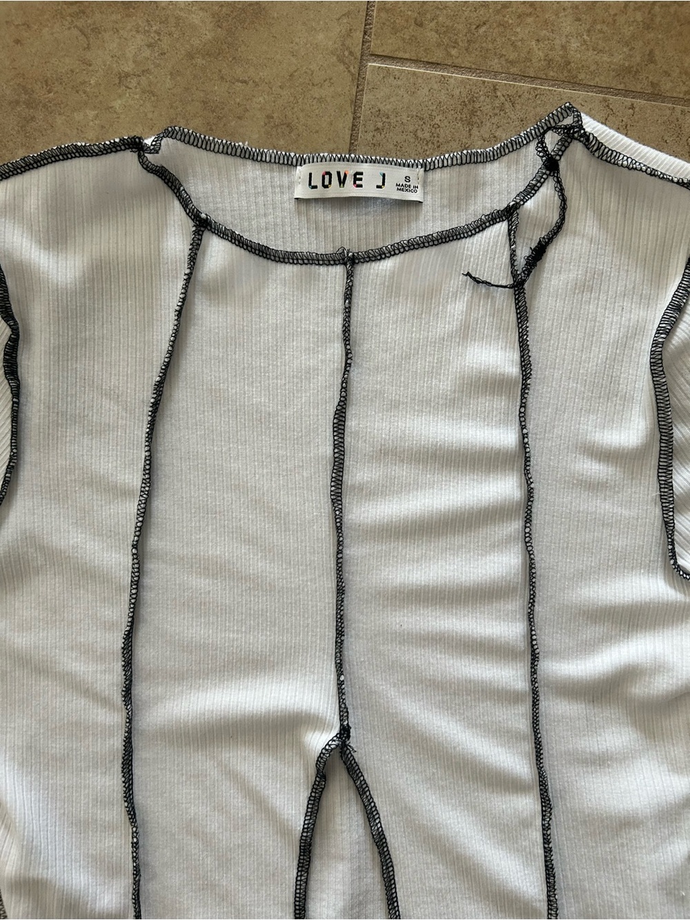 LOVE J White Cropped Ribbed Top with Black Contrast Seams - Picture 2 of 5